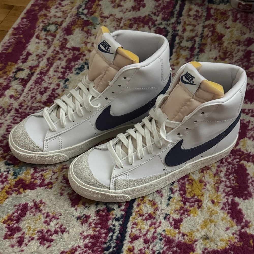 Women’s Size 7 Nike Blazer. Never worn